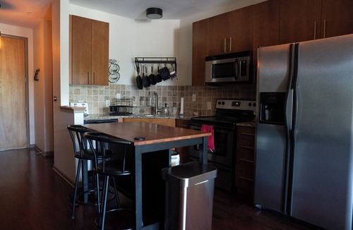 West End Condo | City Condo w/Den 7 Min to Stadium
