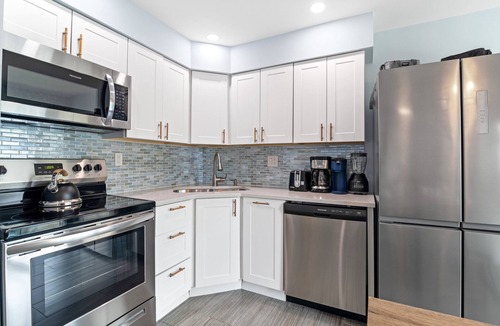 Siesta Key Village House | CJs on Siesta | Pet Friendly, Located in Siesta Key Village, Steps to Siesta Key Beach!