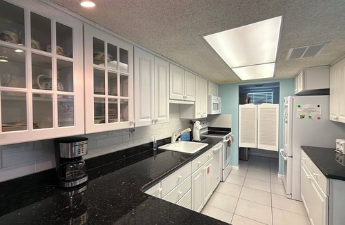 Key Colony Beach House | Clara`s Ocean Gem Condo 2bed 2bath third floor wit