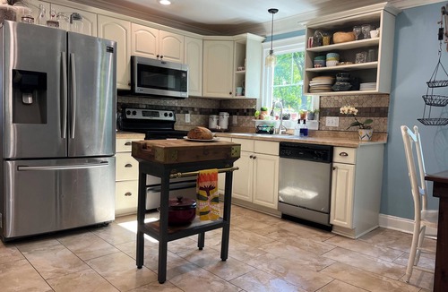 Clarkston House | Clarkston Family Friendly Bungalow Near Marta Line