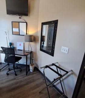 Lawrenceville House | Classic Bedroom 2 - Queen Bed, Desk, TV, Closet