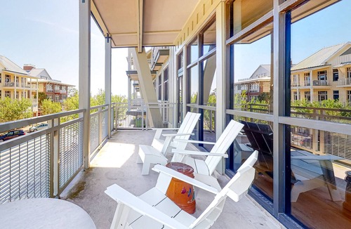 Port St. Joe Condo | Classic Dog-Friendly Condo with Shared Pool, High-Speed WiFi, and Central AC