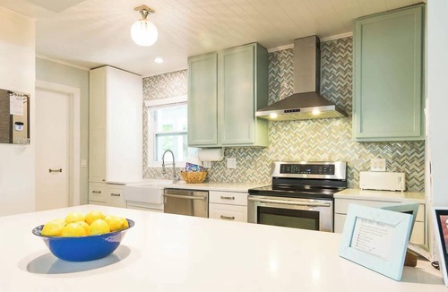 Coquina Key House | Classic Florida ranch, waterfront, heated pool & kayaks - no hurricane damage