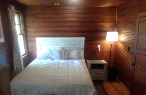 South Carolina Lakes & Blackwater Rivers House | Classic lake cabin with one of best sunset views on the lake!