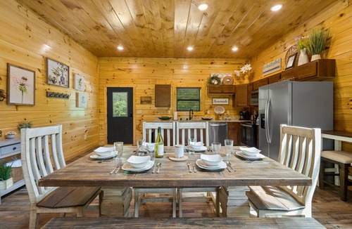 Sevierville Cabin | Classic Log Cabin | Hot Tub, Pool, Games & Dogs OK