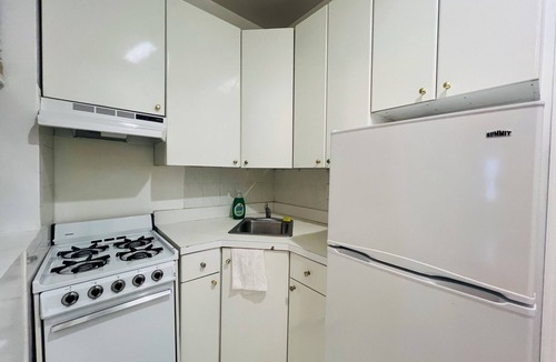 Central Park West Apartment | Classic Upper West Side 1BR Apartment Near Museums