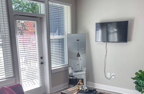 Summerhill Apartment | Classy Clean 1BR w Rooftop Views - Heart of the City