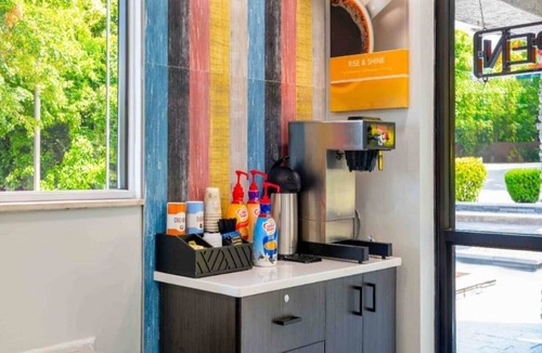Charlotte Apartment | Clean ADA King Bed|Nsmk