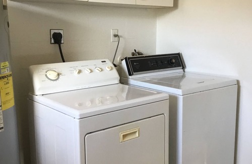 Englewood East House | clean an quiet 2 beds 2 bath house