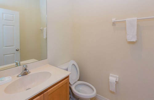 West Kissimmee House | Clean and Cozy 2BR 2.5BA Townhome Close to Disney