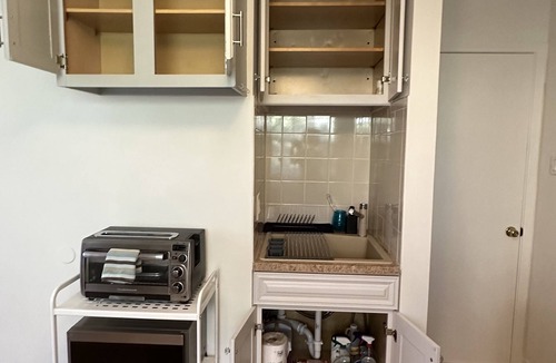 Atlantic Beach Apartment | Clean and cute 1b/1b, kitchenette, w/d, private fenced in yard, 1 block to beach