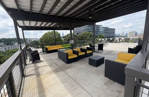 Poncey-Highland Apartment | Clean & Cozy Design Oriented 1-bedroom Loft in Old Fourth Ward Atlanta Beltline