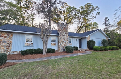 Warner Robins House | Clean, Safe, and Convenient with Ping Pong and FirePit 3 bedroom sleeps 6