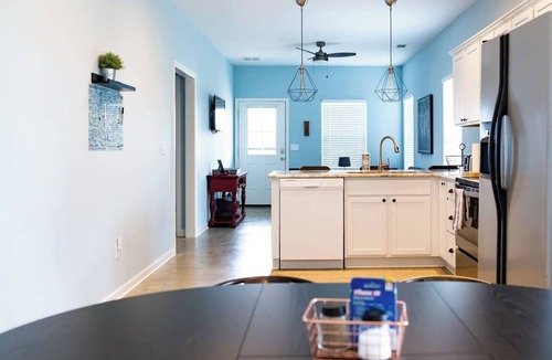 East Memphis House | Clean & Serene House | Easy Interstate Access