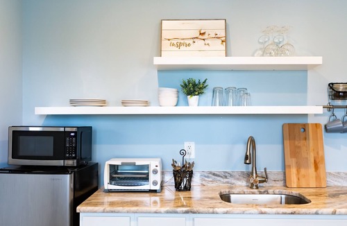 East Memphis Apartment | Clean & Serene House + Studio - Easy On/off I-40