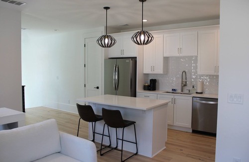 Alpharetta Apartment | Clean, Stylish 1 Bedroom Apartment - Minutes from Downtown Alpharetta/Avalon