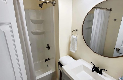 Springdale Apartment | Clean Townhome near MUSC Lancaster