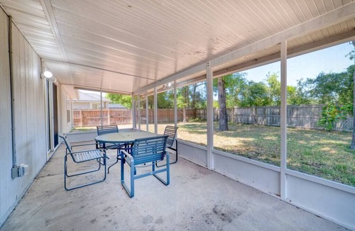 Northside House | ~Clear Skies Sleeps 7 Spacious Home by Airport~