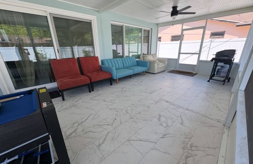 Clearwater House | Clearwater Beach Family-Sized Stay -4BR, 3BA