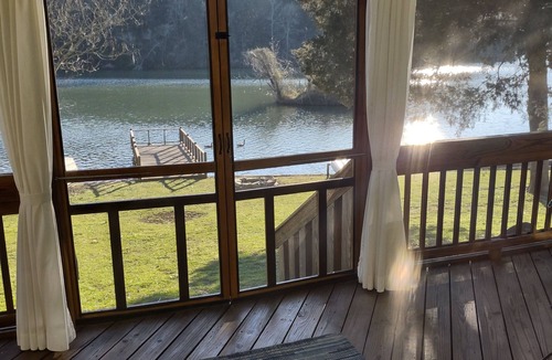 Kelso House | Clementine Cottage- Quiet Charming Cottage on Lincoln Lake