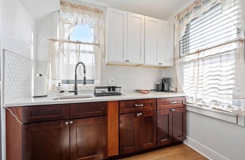 Sharon Hill House | Clifton House: Spacious 4BRM 2BR house 15 mins from Stadium