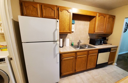 Anderson Apartment | Close to all main activities. 2 bedrooms, 2 full bathrooms, queen beds. Spacious