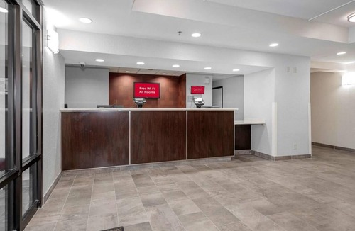 Southpoint House | Close to Attractions! Free Parking, Pets Allowed, Near Jacksonville Riverwalks