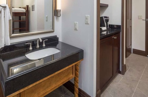 Florida Central Atlantic Coast Hotel | Close to Disney World + Pools. Spa. Restaurants.