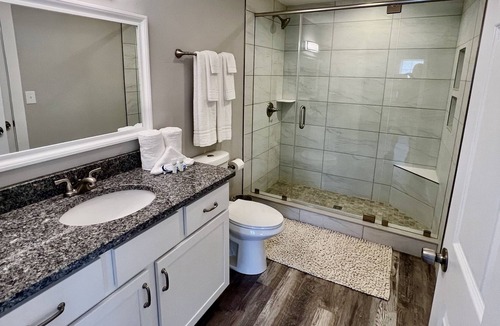Hendersonville Apartment | close to downtown Hendersonville