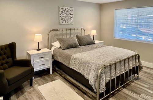 Hendersonville Apartment | close to downtown Hendersonville
