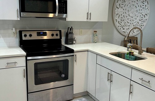 Flamingo Parks Bed & Breakfast | Close to everything! Perfect basecamp for WPB