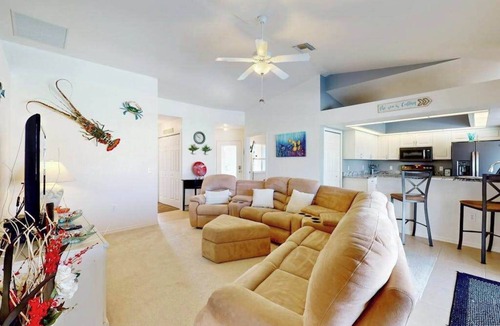 Rotonda Heights House | Close to Gulf with pool & updated interior