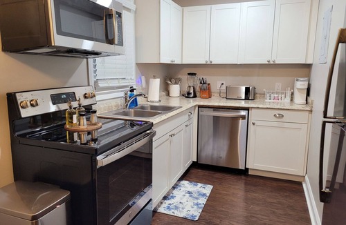 Polk Village House | Close to MCRD Parris Island & Downtown Veteran Owned