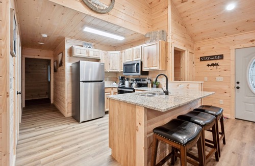 Bryson City Cabin | Close to Town, Private, Hot Tub, Fireplace, Fire Pit