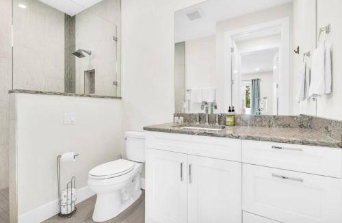 Naples Park House | Close2Beach, Sleeps 11, Pool, Firepit, Bikes, Patio