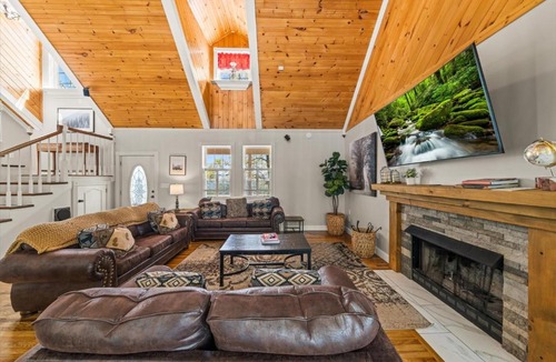 Sevierville Ski Chalet | Cloud View Manor Stay Above the Clouds