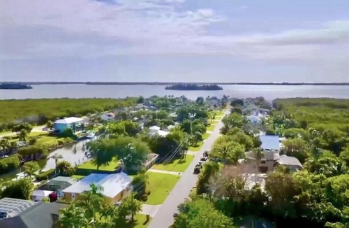 Florida Ridge House | *COASTAL BEAUTIFUL Pool Home All to yourself! *