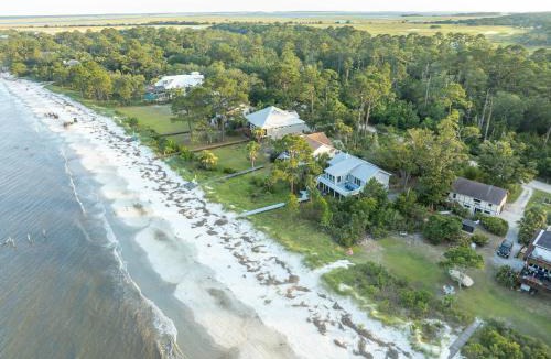 Saint Helena Island House | Coastal Bliss on Coffin Point - Beachfront Retreat