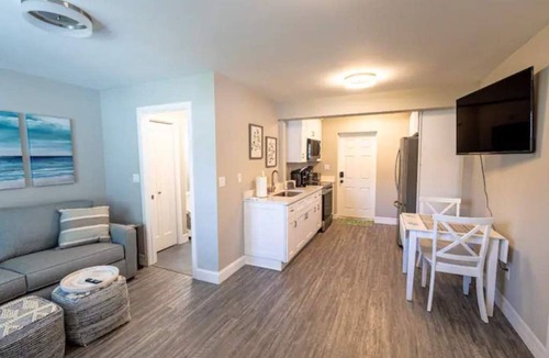 Lantana Apartment | Coastal Breezes -Walk to the Beach