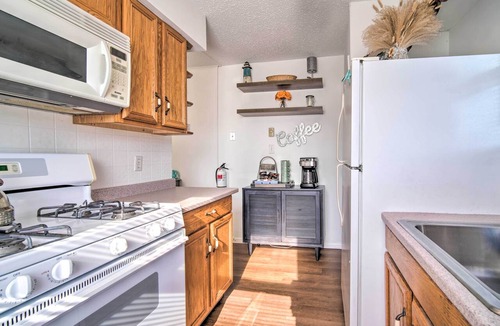 Southend Condo | Coastal Brigantine Retreat - Walk to Beach!