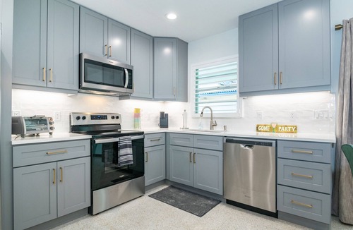 Ilexhurst House | Coastal Calm Steps from the Beach