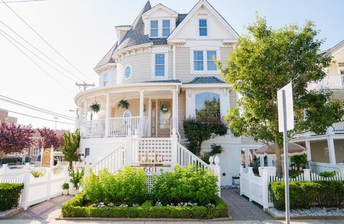 North End Hotel | Coastal Chateau