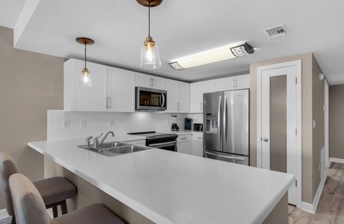 Miramar Beach Condo | Coastal Chic 2/2 Close to the Beach! Sleeps 6!