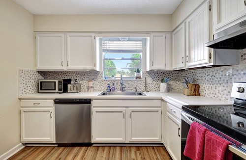 Stuart House | Coastal Comfort 4BR in Stuart FL
