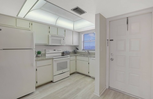 Vanderbilt Beach Condo | Coastal Condo Steps from Vanderbilt Beach