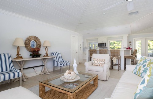South Beach House | COASTAL CONTEMPORARY - Luxurious 4-BR Home, 2 minute walk to beach