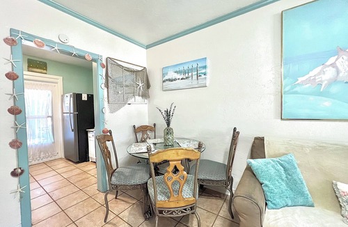 Cocoa Beach Cottage | Coastal Cottage 233 - Walk to Beach, King Bed