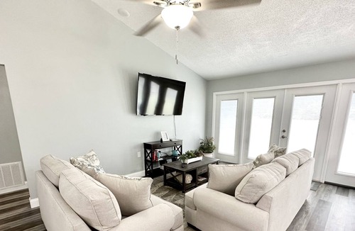Gulf Breeze House | "Coastal Cottage" Spacious Coastal Home, Game Room/Bikes/Large yard