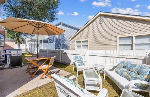 Crescent Beach House | "Coastal Cottage"