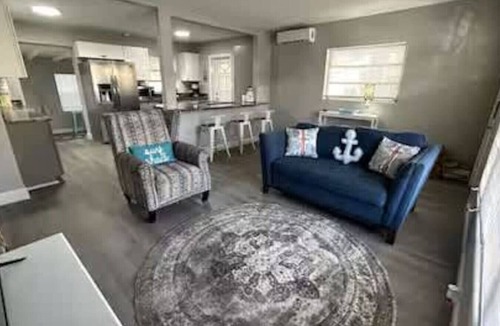 Tropic House | Coastal Cove